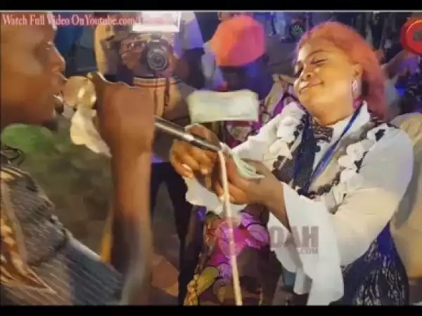 Video: Kemi Afolabi Shows Off Her Excellent Dancing Moves As Pasuma Boy Performs